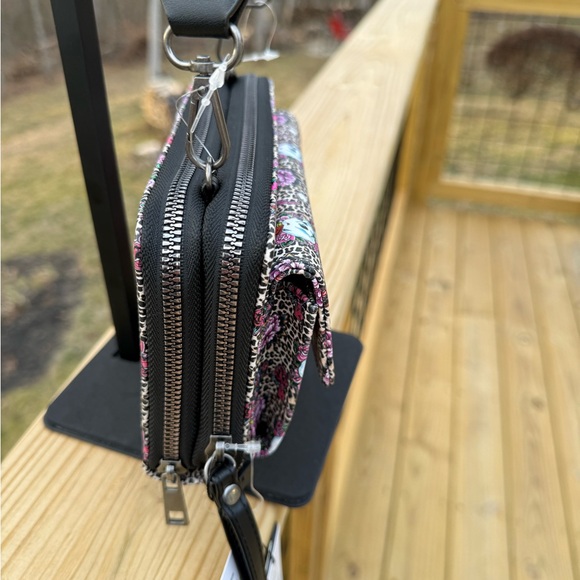 Ed Hardy Leopard Print Crossbody Bag/Wallet - Picture 5 of 8